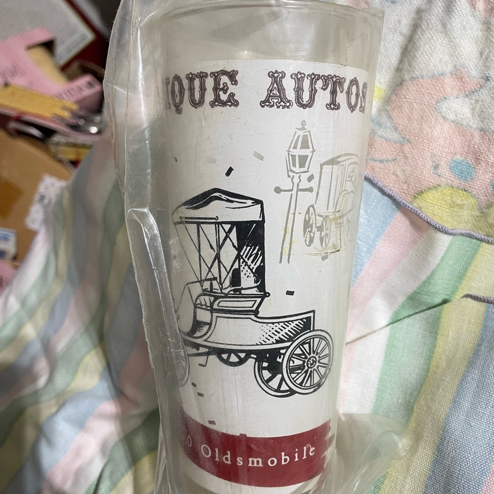 NIP Antique Glass never used says Antique Autos 1900 Oldsmobile